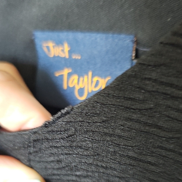 Just Taylor Witchy Office Goth Classic Black Sleeveless Textured Sheath Dress - Picture 8 of 8